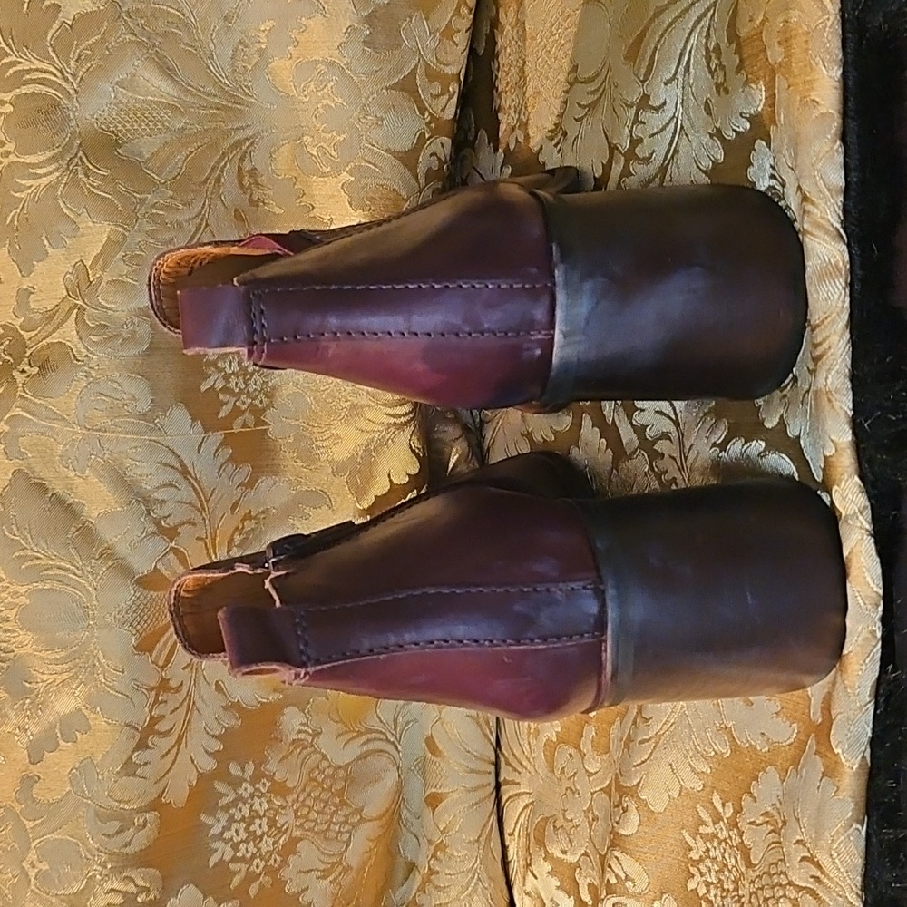 Ladies Lucky Brand leather boots. New, never worn. Wine/brown. DEBRUH - Picture 4 of 6